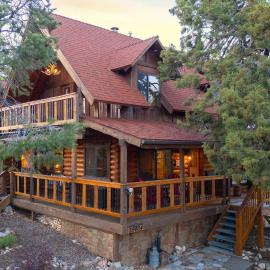 Big Tree Lodge by AvantStay, hotel a Fawnskin