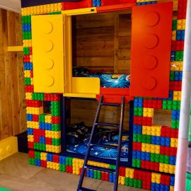 LEGO Theme Lodge with petting farm, 8 mins from Legoland and Windsor, 15 mins from Lapland Ascot, hotel Windsorban