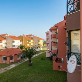 SwordFish Beach Escape Apartment, hotel in Atouguia da Baleia