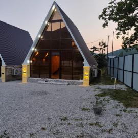 Kungut A-Frame Deluxe, viešbutis mieste Šekis