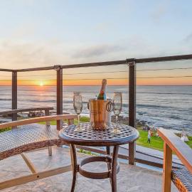 Sur La Mer, beachfront, tidal pools
