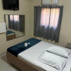 Hotel Skala - Estacionamento Próprio no Local - 1 km Parque Antônio Pezzolo e 700 métros da Estação de Trem Prefeito Saladino