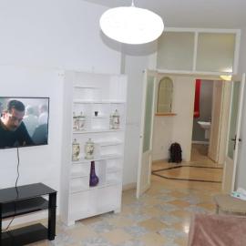 Appart ennasr monoprix, hotel em Ariana