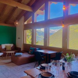 CASA FORTUNA - Sunny 5 Bedroom Panorama House - Chur Lenzerheide, hotel v destinaci Malix
