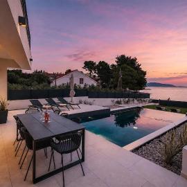 Gorgeous Home In Veli Iz
