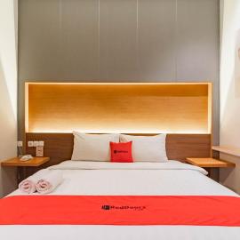 RedDoorz Plus @ Doorman Guest House