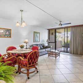 Kamaole Sands 9204- 1 bedroom Kihei Condo, AC, walk to beach & shops, hotel a Wailea