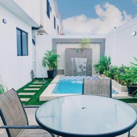 Casa con piscina privada para familias, hotel u gradu 'Amalia'
