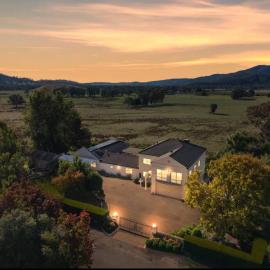 Luxe Buffalo River Retreat - Heated Pool, Spa.