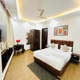 Hotel PP Tower - Near Ghaziabad Railway Station, hotel Gáziábádban
