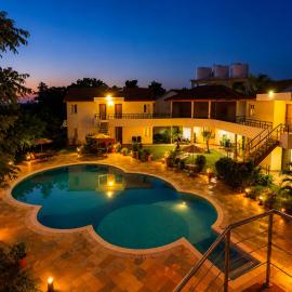 Asiatic Pride Resort, Dhari, hotel Dhāri városában