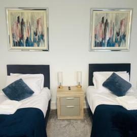 Rose House Crewe 4 Bedrooms - Sleeps 7 Central Location