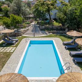 Vila Petro – hotel w mieście Evkarpía