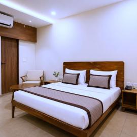 Raahi Home Stay Near Iskcon temple & Pushpa Mission Hospital, hotel in Ujjain