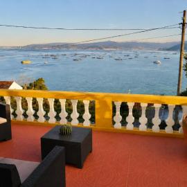Casa con vistas, hotel a Bueu