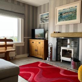 Beautiful 3 bedroom house with sea view, 40 minutes from Edinburgh