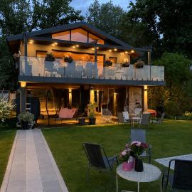Luxury River House Pool & Stunning View