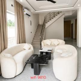 Mountain top farmhouse, hotel in Gurgaon