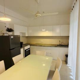 Luxury First floor apartment at Prime Residencies, Kiribathgoda, viešbutis mieste Kadawata