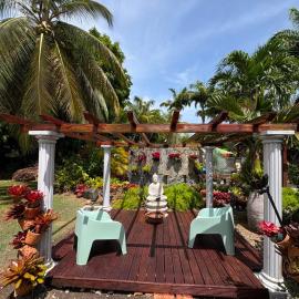 Gite d'Arles Bungalow "Orchidée" – hotel w mieście Le Moule