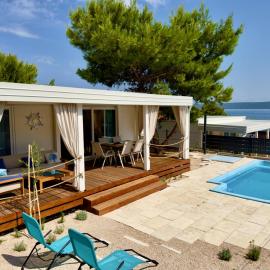Salvia Beachside Homes with Private Pools, hotell i Neviđane