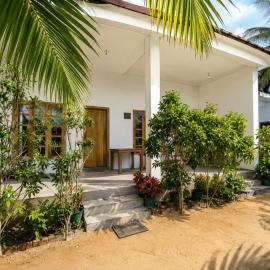 Stay at arugambay