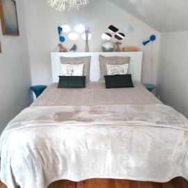 La Suite 27 bis, maison de charme avec terrasse, proche gare et centre, hotel en Guingamp