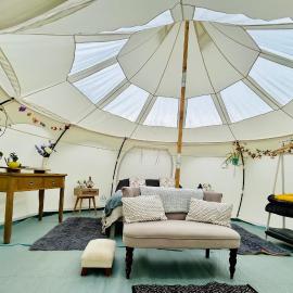 Luxury Stargazing Glamping - Seren Hardd with Hot Tub, hotel a Llanidloes