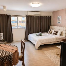 IMPACT popular condo c5 แม่ตังค์, hotel Banbangphangban