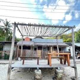 Pasir Homestay, hotel in Gili Gede