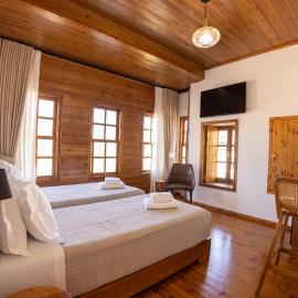 HAJAT Boutique Hotel, hotel en Gjirokastra