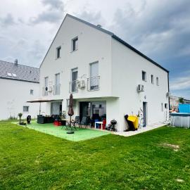 Villa AMULET - Spacious 3BR Villa near Postojna Cave