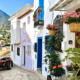 Casa de Sueños - village house