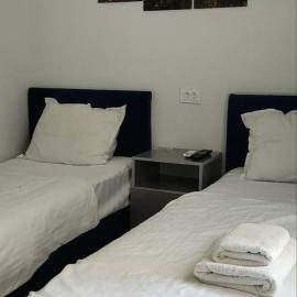Ахмад Югнакий хотел 19а, hotel em Yalanghoch Bekati