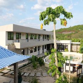 Hostal Cultural El Telar-Amefrica، فندق في San Jacinto