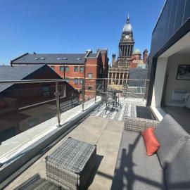 Leeds City Centre, 2 Bed Penthouse with Balcony
