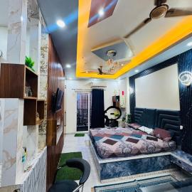 Ek murti Ufairai mall, Hotel in Ghaziabad