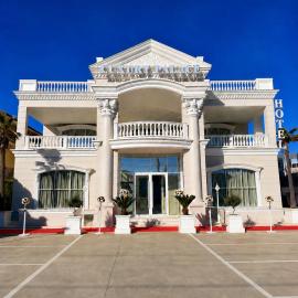 Hotel Luxury Palace, hotel sa Ishull-Lezhë