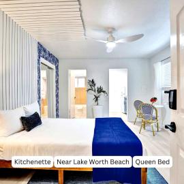Lake Worth Studio with Kitchenette and Shared Yard