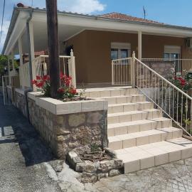 GUEST HOUSE in AMFIPOLI NEAR TOUZLA، فندق في Amfípolis