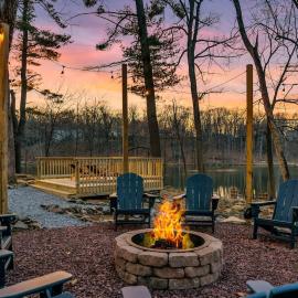 Poconos Lakefront Hot tub,Sauna, Firepit, Kayaks