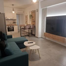 K9 Sea View Apartment with Pool & Parking, Polychrono