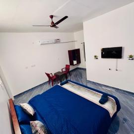 The Loop - Near Auroville Bakery and Tanto Pizzeria - Main Junction, Hotel in Auroville