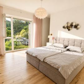 Moderne Doppelhaushälfte mit freiem Naturblick