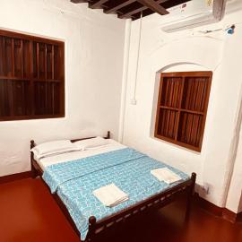 Idanazhi the corridor rooms AC, hotel in Kozhikode