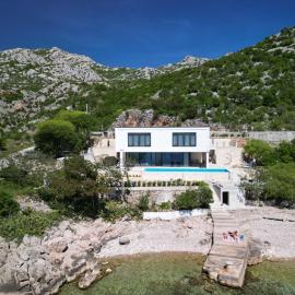 Vila Marita Private Seafront Estate