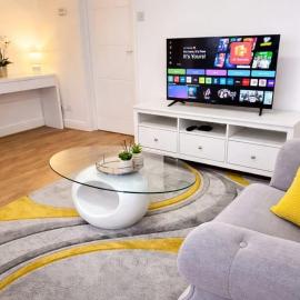 3 Bedroom Home, Sleeps 6 Guests, 3 Beds, Free Parking