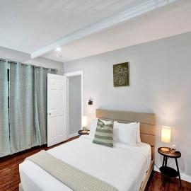 Coastal Charm 1BR Retreat near Pompano Beach, hotel u gradu Pompano Bič