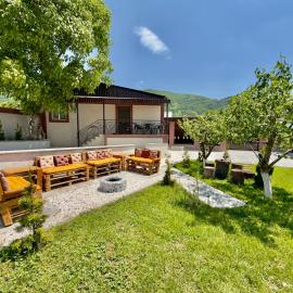 Home Ler, hotel u gradu Yeghipatrush