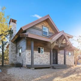 Lions Keep, Hot Tub Retreat near Zion, hotel en Orderville
